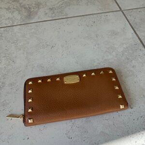 NWOT MICHAEL Michael Kors Continental Leather Studded Wallet